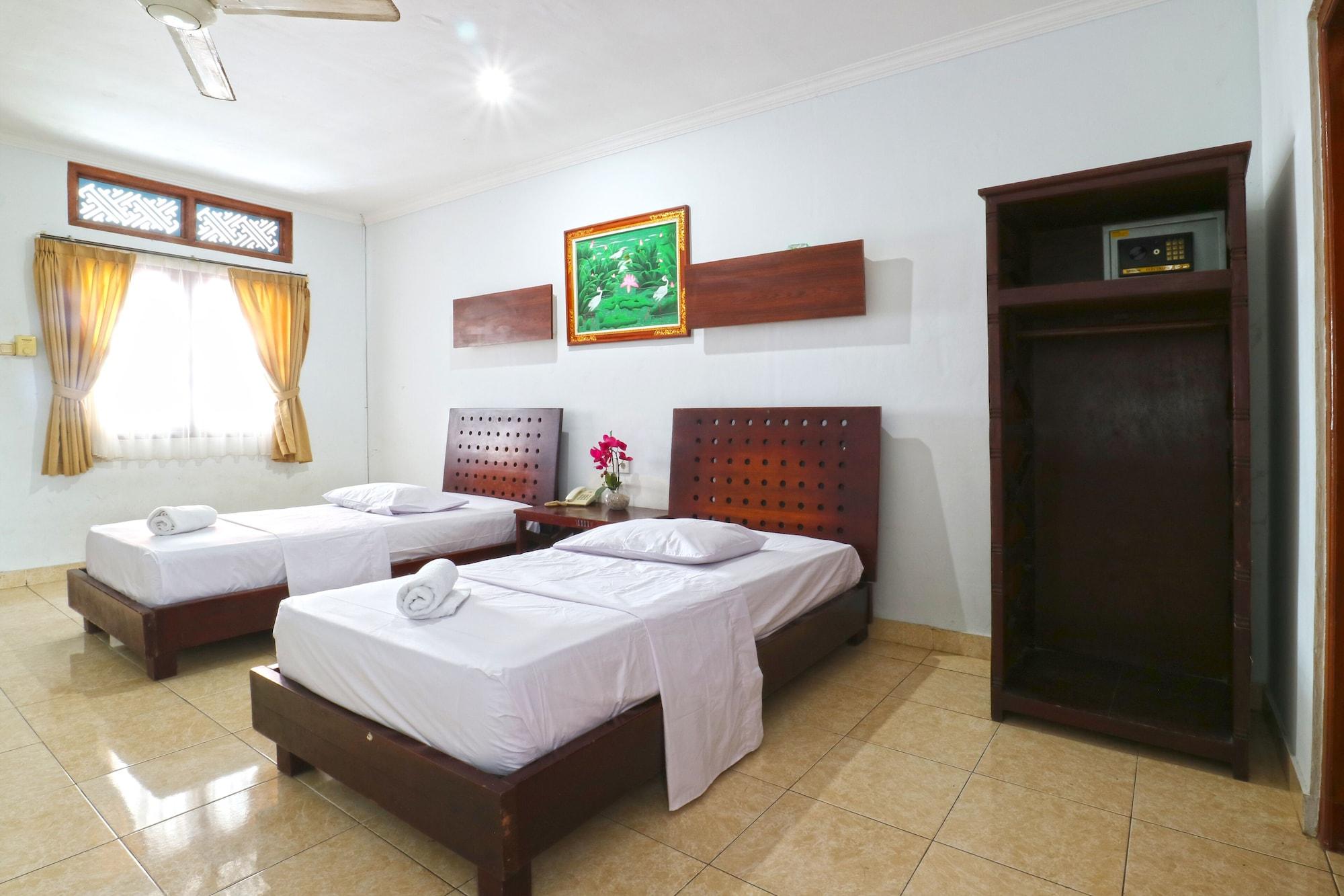เจมินี ตาร์ โฮเต็ล Hotel กูตา ภายนอก รูปภาพ